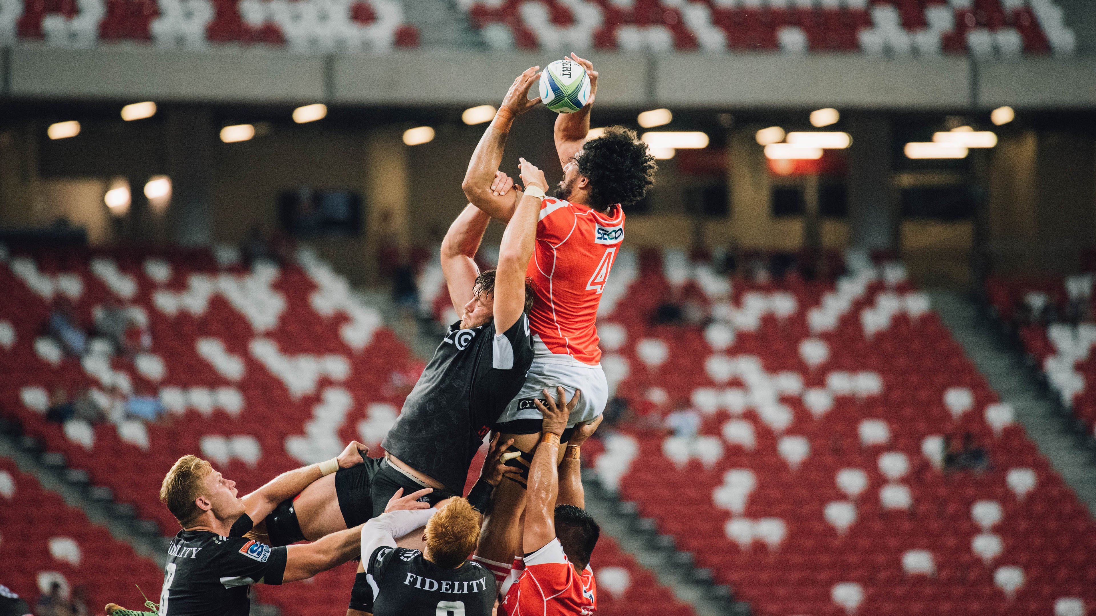 西班牙骑手托马斯·约夫雷在美国奥卡拉速度挑战赛中以最快成绩获胜。